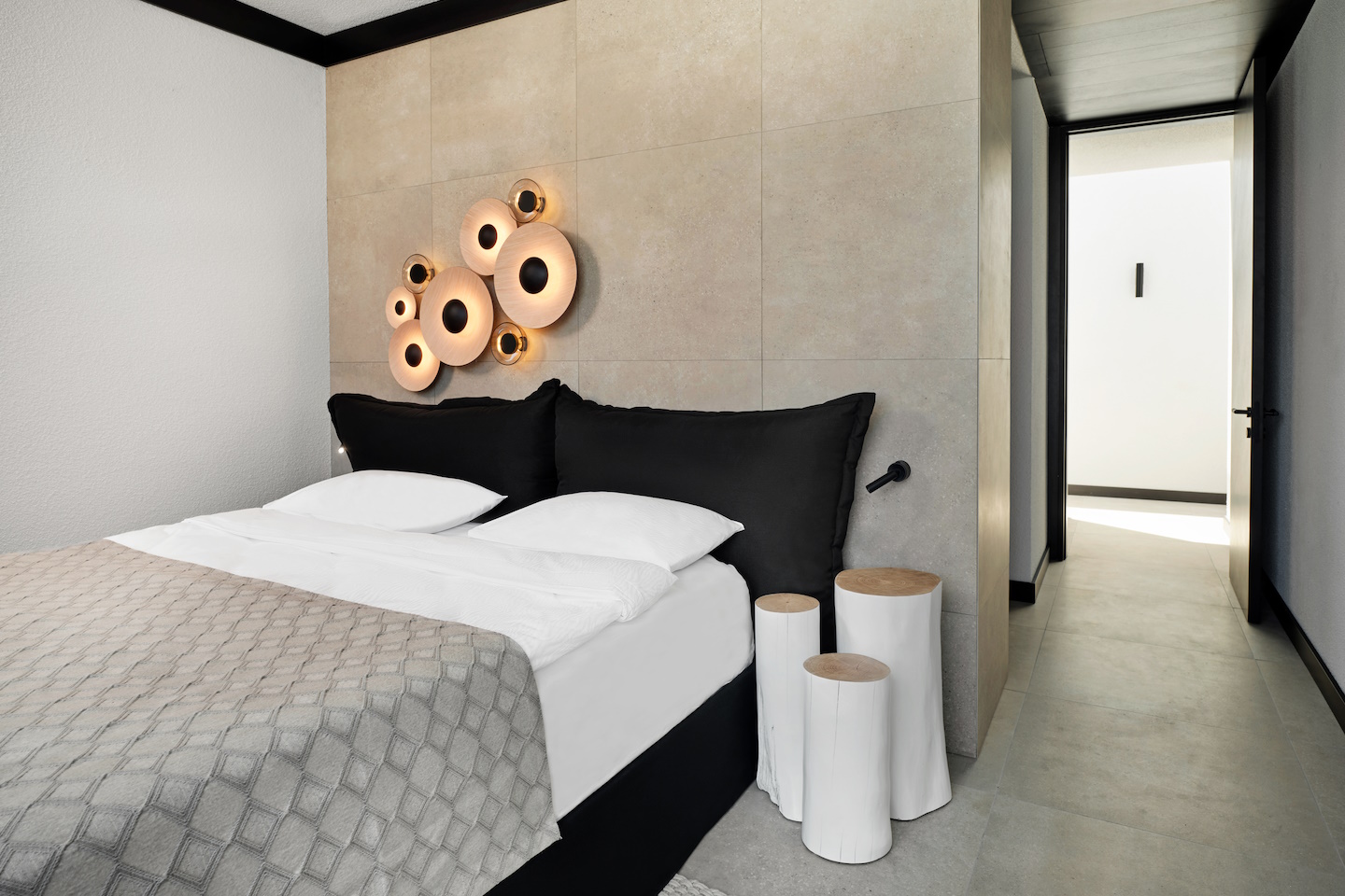 Caja By Maxx Royal